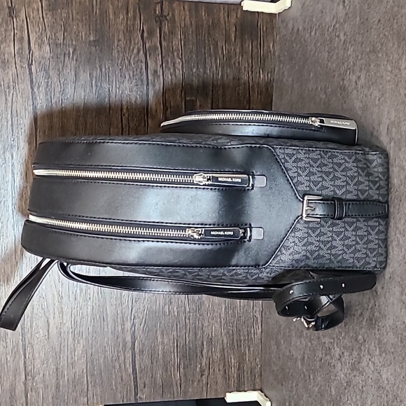 Michael Kors Grey Jaycee Large Backpack - Picture 3 of 9